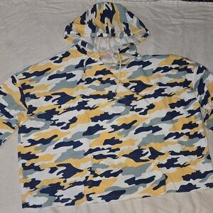 Secret Treasures Camouflage Top with Yellow and Blue